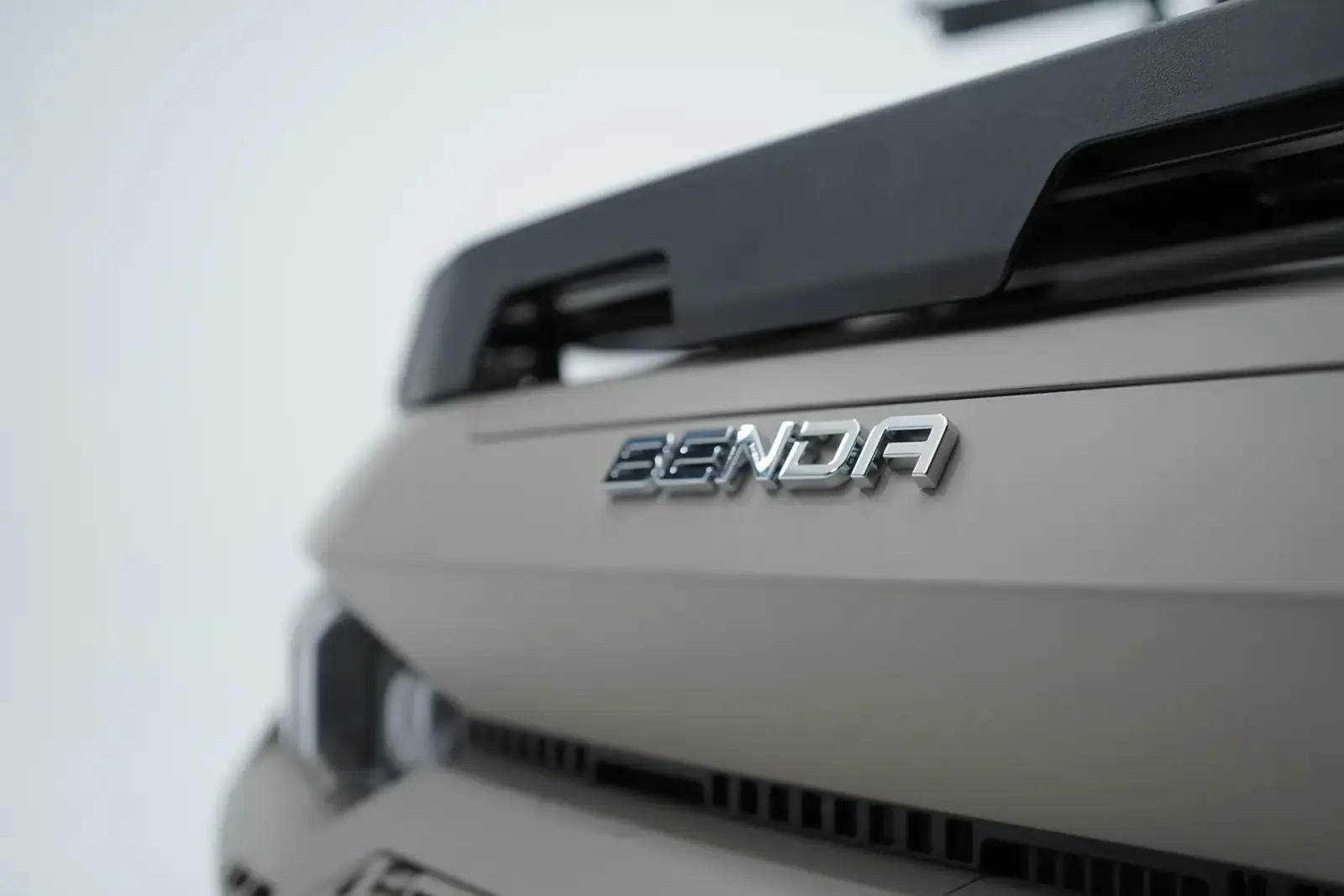 BENDA badge on the front fascia
