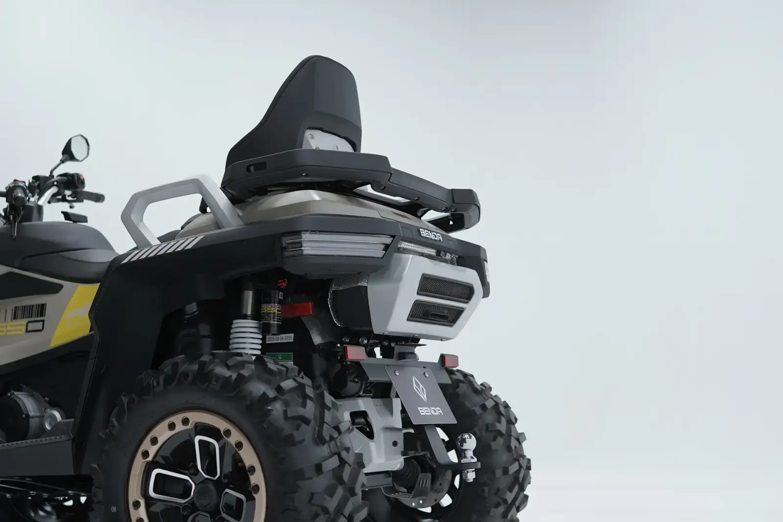 Rear of a Benda Redstone 550 showing the backrest, rack and tow hitch